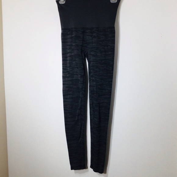Assets by Spanx large black grey leggings - Picture 1 of 8